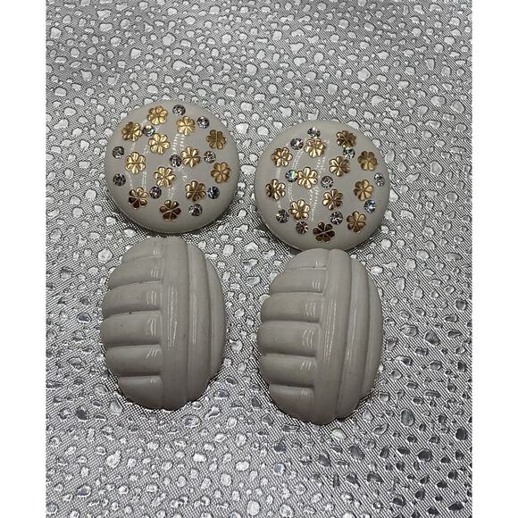 Vintage Clips Clip Ons Large White Cellulose Plastic 2 Pairs Lot - Picture 2 of 9